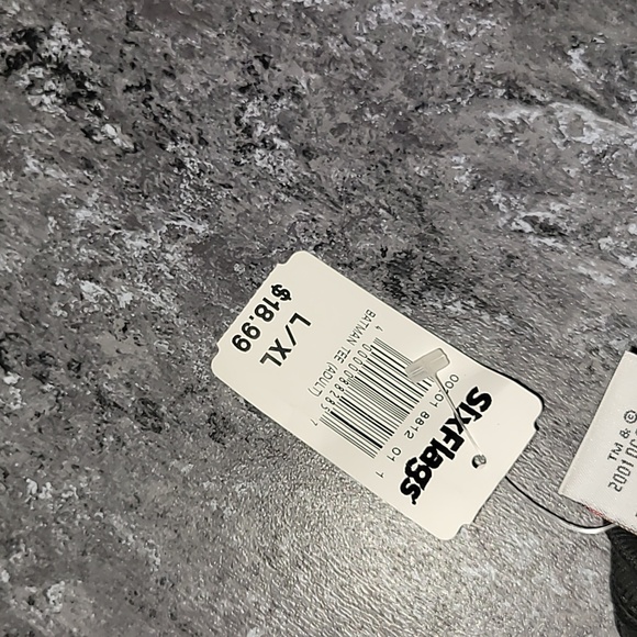 2001. Made in USA. DEADSTOCK. SIX FLAGS. BATMAN. Tee w/cape. XL - Picture 9 of 14